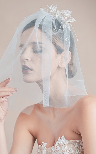 Korean Style Short Bridal Veil with Beads