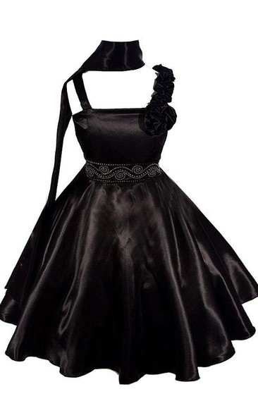 Sleeveless A-line Pleated Dress With Floral Shoulder