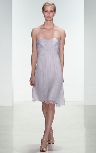 Knee-Length Ruched Strapless Empire Tulle Bridesmaid Dress