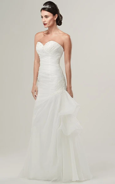 Sheath Draped Sweetheart Organza Wedding Dress With Criss Cross And Broach