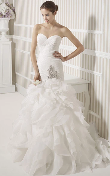 Mermaid Floor-Length Cascading-Ruffle Sleeveless Sweetheart Organza Wedding Dress With Criss Cross And Broach