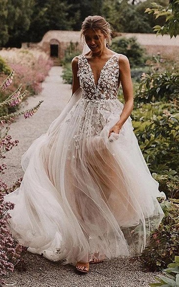 Ethereal Plunged Empire Sleeveless Tulle Applique Wedding Dress