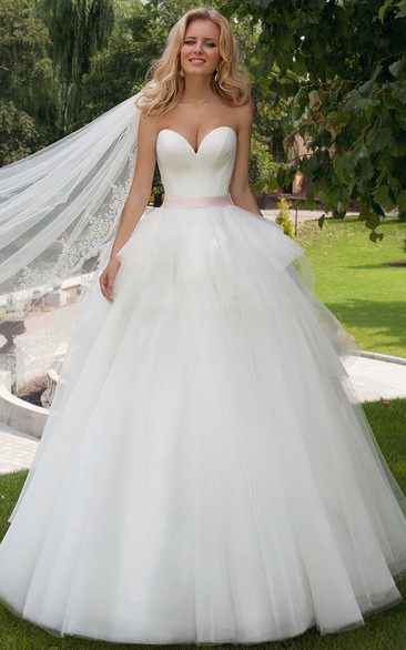 Ball Gown Sweetheart Sleeveless Tulle Wedding Dress
