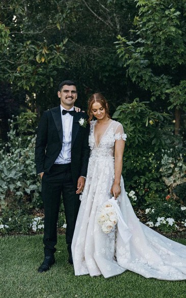 Country Short-sleeve Plunged Empire A-line Lace Applique Keyhole Boho Wedding Dress