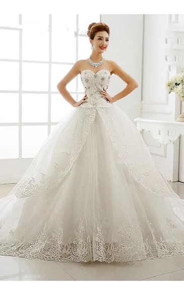 Glamorous Sweetheart Beadings Crystal Wedding Dresses Ball Gown Tulle Lace With Long Train