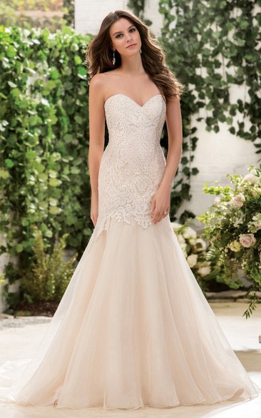 Sweetheart Mermaid Gown With Floral Appliques And Dropped Waist