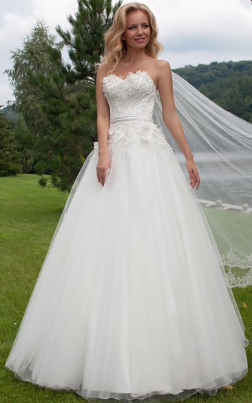 A-Line Sleeveless Sweetheart Floral Tulle Wedding Dress