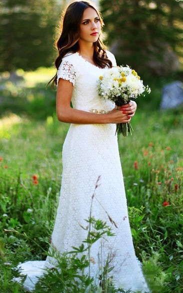 Vintage Country Modest Short-Sleeve Bohemian Sheath Lace Wedding Dress with Beaded Belt