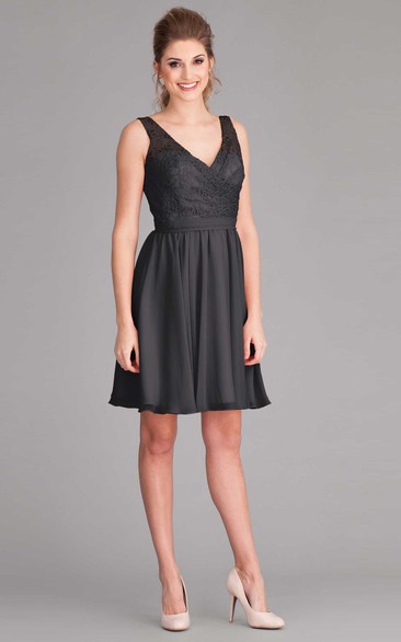 Mini Sleeveless Lace V-Neck Chiffon Bridesmaid Dress With Bow