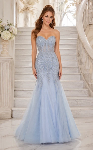 Robe de bal sirène bustier en tulle bleu ciel avec corsage en dentelle appliquée