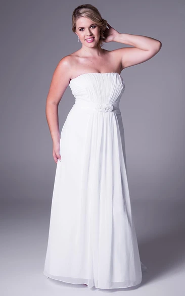 Floor-Length Strapless Chiffon Plus Size Wedding Dress With Ruching And Zipper