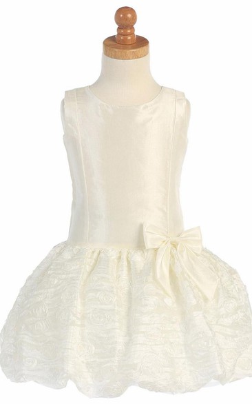 Tea-Length Bowed Tulle&Taffeta Flower Girl Dress With Embroidery