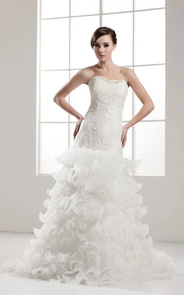 Sleeveless A-Line Ruffled Tiers and Gown With Stress