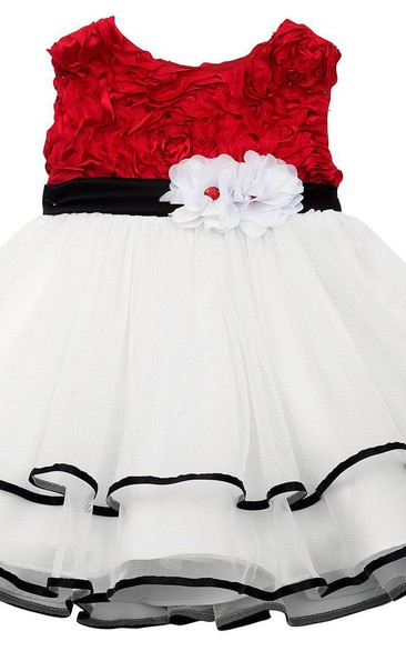 Cap-sleeved Scoop-neck A-line Dress With Petals and Tiers