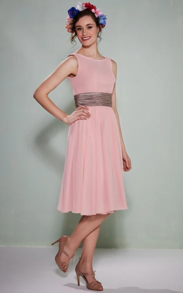 Knee-Length Scoop Neck Sleeveless Chiffon Bridesmaid Dress With Low-V Back