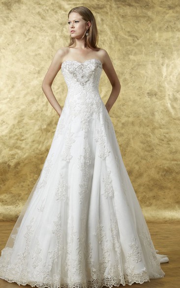 A-Line Appliqued Sweetheart Lace Wedding Dress With Beading