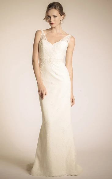 Sheath Appliqued Sleeveless Floor-Length V-Neck Lace Wedding Dress With Bow