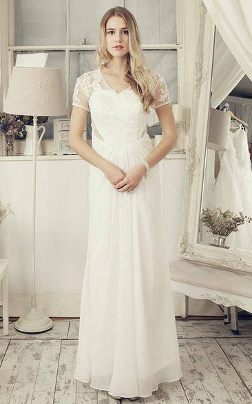 T-Shirt Sleeve V-Neck Appliqued Chiffon Wedding Dress