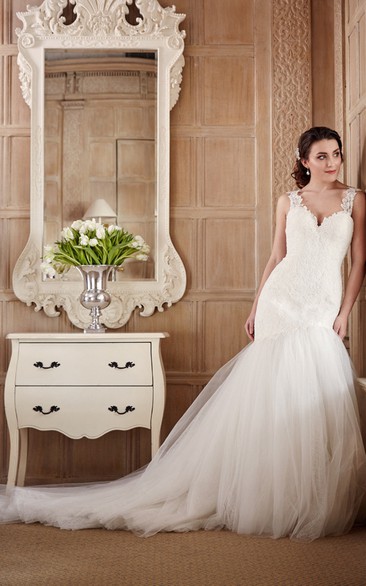 Straps Long Appliqued Lace&Tulle Wedding Dress With Court Train