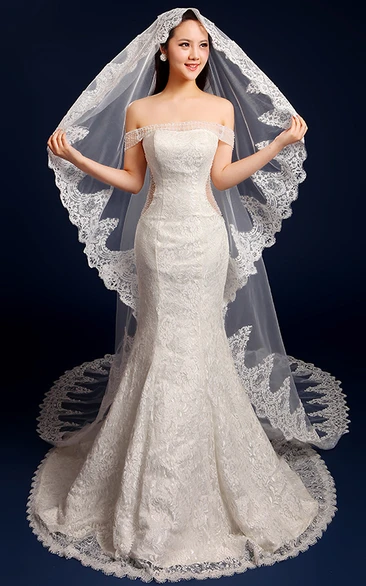 Korean Style Cathedral Wedding Veil with Exquisite Lace Edge