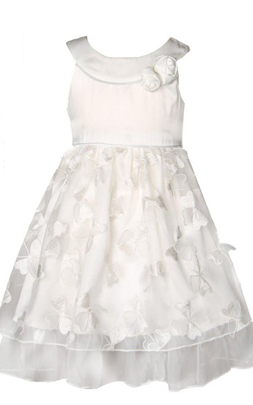 Sleeveless A-line Appliqued Dress With Bow and Pleats