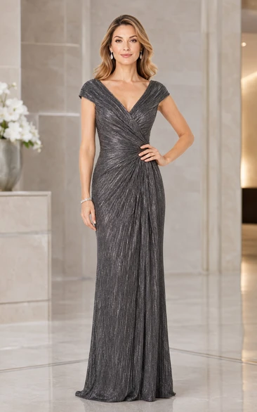 Vestido de noche ajustado plisado con escote en V, mangas cortas y cintura fruncida, color gris acero.