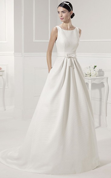 Scoop Neck V Back Sleeveless Bridal Gown With Bow And Flower Sash