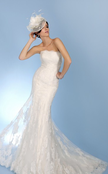 Trumpet Strapless Appliqued Floor-Length Sleeveless Lace Wedding Dress With Backless Style And Pleats