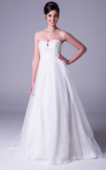A-Line Strapless Appliqued Floor-Length Sleeveless Tulle&Satin Wedding Dress With Beading