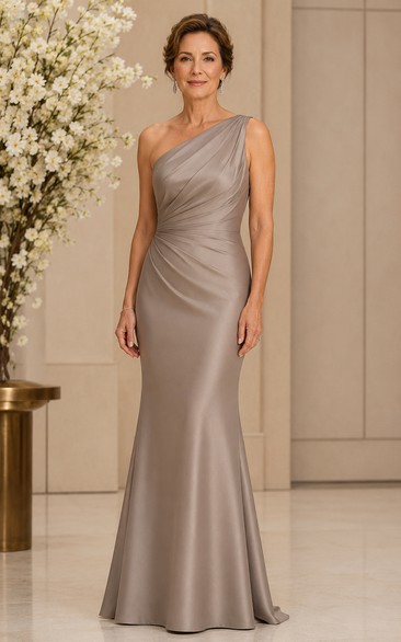 Robe sirène en satin taupe à une épaule pour la mère de la mariée