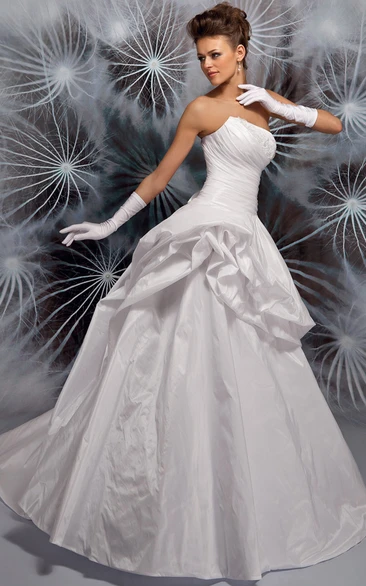 A-Line Ruched Long Sleeveless Strapless Wedding Dress With Pick Up