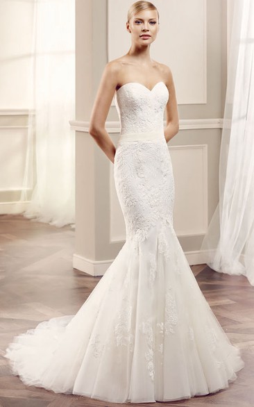 Sweetheart Floor-Length Appliqued Lace&Tulle Wedding Dress