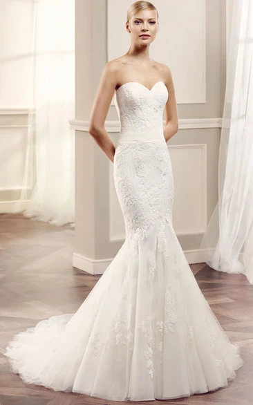 Sweetheart Floor-Length Appliqued Lace&Tulle Wedding Dress