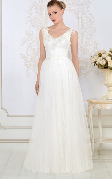 A-Line Appliqued Floor-Length Sleeveless V-Neck Tulle Wedding Dress With Pleats
