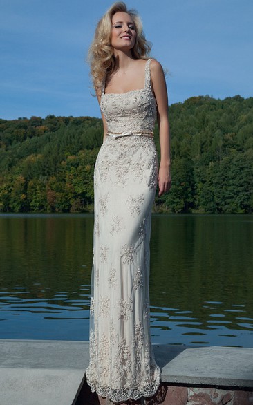 Sheath Square Appliqued Sleeveless Floor-Length Lace Prom Dress With Bow