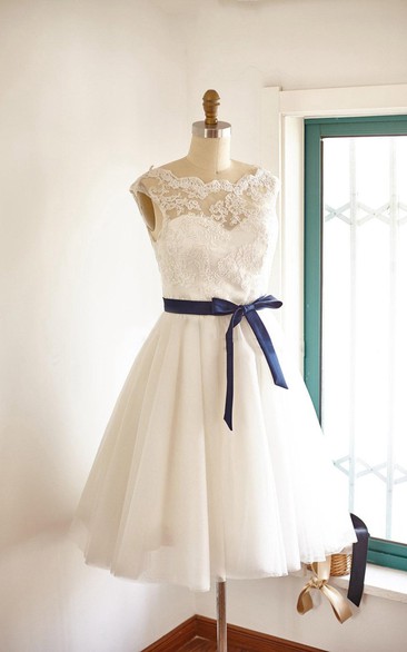 Bateau Sleeveless short A-line Tea Length Wedding Dress With Appliques And bow