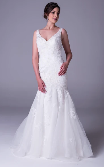 Trumpet Sleeveless Appliqued V-Neck Floor-Length Lace Wedding Dress