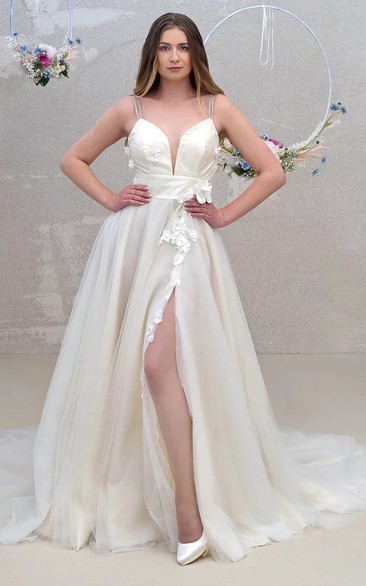 Romantic A Line Plunging Neckline Floor-length Sleeveless Tulle Wedding Dress with Appliques