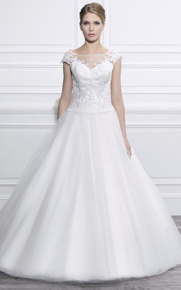 Ball Gown Scoop-Neck Long Cap-Sleeve Tulle Wedding Dress With Appliques And Deep-V Back