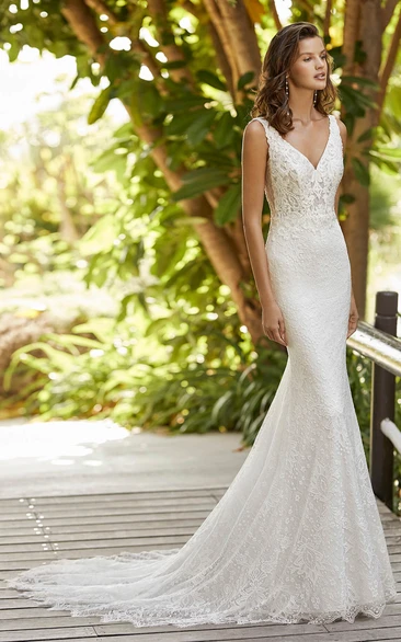 Court Train Elegant Sleeveless And Open Back V-neck Lace Mermaid Wedding Dress Styles