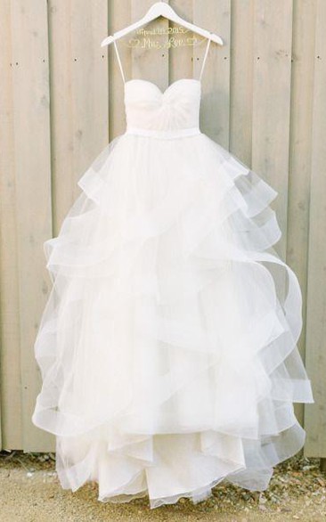 Gorgeous V-Neck Appliques A-Line Princess Wedding Dresses Chapel Short-Sleeve Floor-Length Bridal Gowns