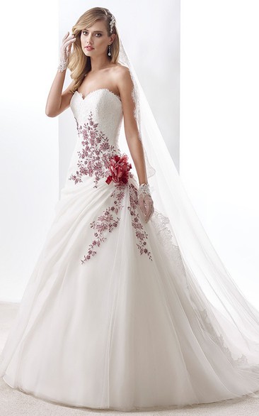Sweetheart A-Line Pleated Wedding Dress With Floral Appliques And Side Draping Ruffles