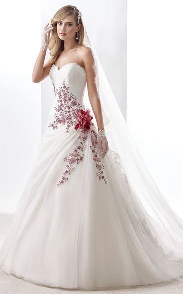 Sweetheart A-Line Pleated Wedding Dress With Floral Appliques And Side Draping Ruffles