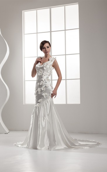 Plunged Sheath Caped-Sleeve Brush Train and Dress With Flower