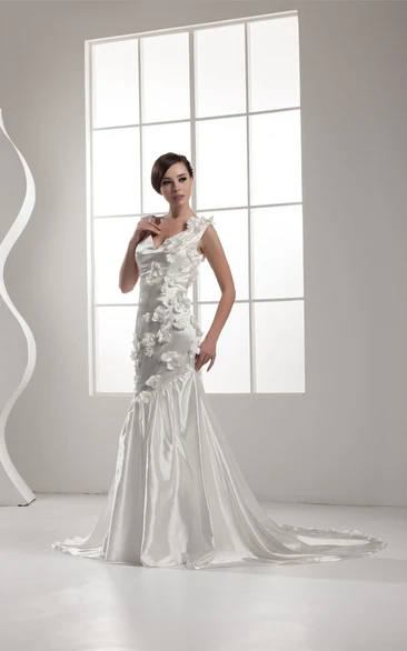 Plunged Sheath Caped-Sleeve Brush Train and Dress With Flower