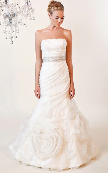 Mermaid Strapless Floor-Length Ruffled Sleeveless Satin Wedding Dress With Waist Jewellery And Flower