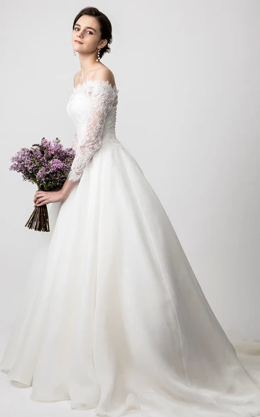 Simple Tulle Ball Gown Floor-length Long Sleeve Wedding Dress with Ruching