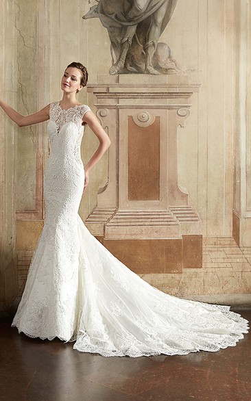 Sheath Floor-Length Scoop-Neck Appliqued Sleeveless Lace Wedding Dress