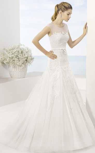 A-Line Scoop-Neck Maxi Sleeveless Tulle Wedding Dress With Appliques And Illusion