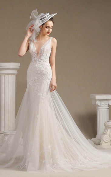 Illusion Plunging Mermaid Sleeveless Lace Open Back Vintage Wedding Dress With Appliques And Chapel Train